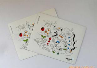 箱包鞋材装饰面料 珠片皮革与仿皮材质的应用与选择