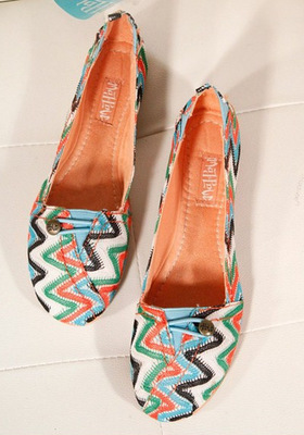 批发特殊鞋材布料与创新面料 波浪纹蕾丝、复合沙丁底及人造皮革的专业解析